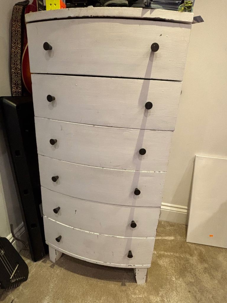 Antique chest of drawers 