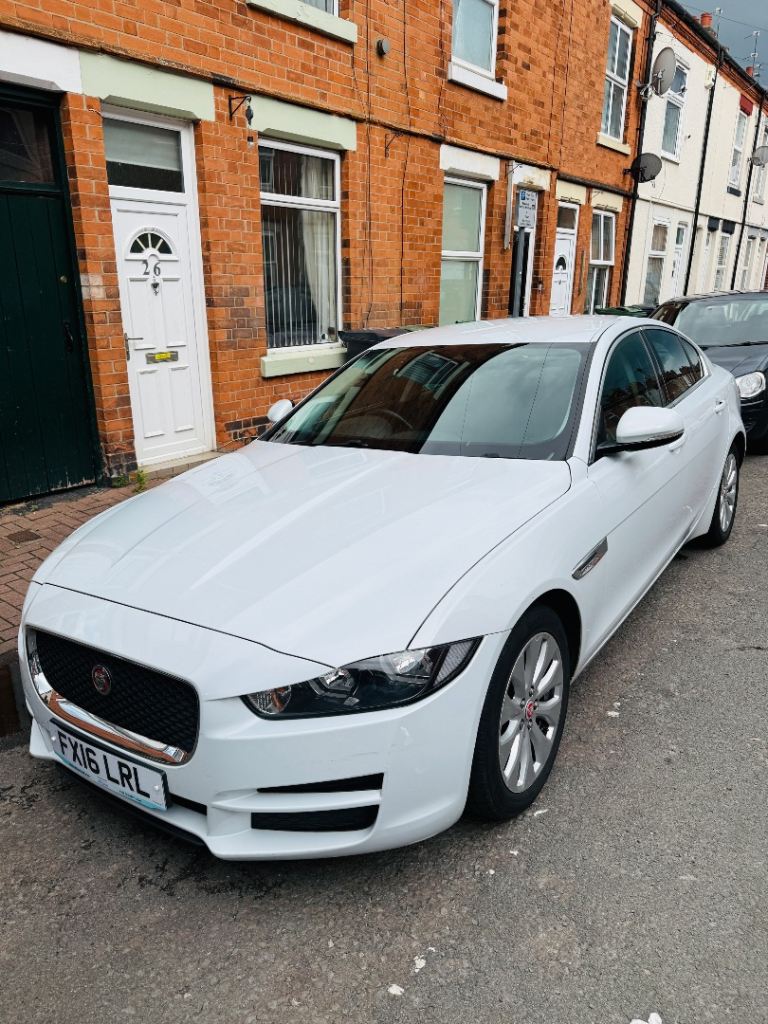 Jaguar, XE, Saloon, 2016, Manual, 1999 (cc), 4 doors