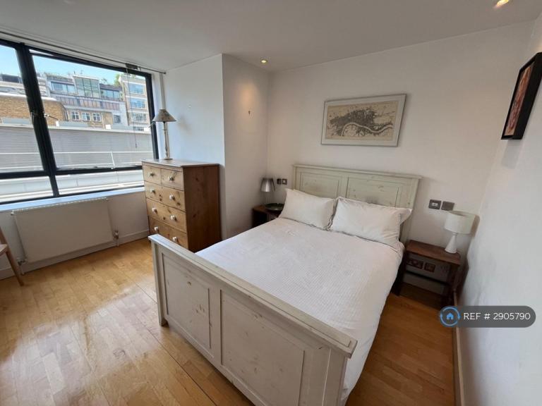 1 bedroom flat in Saffron Hill, London, EC1N (1 bed) (#2905790)