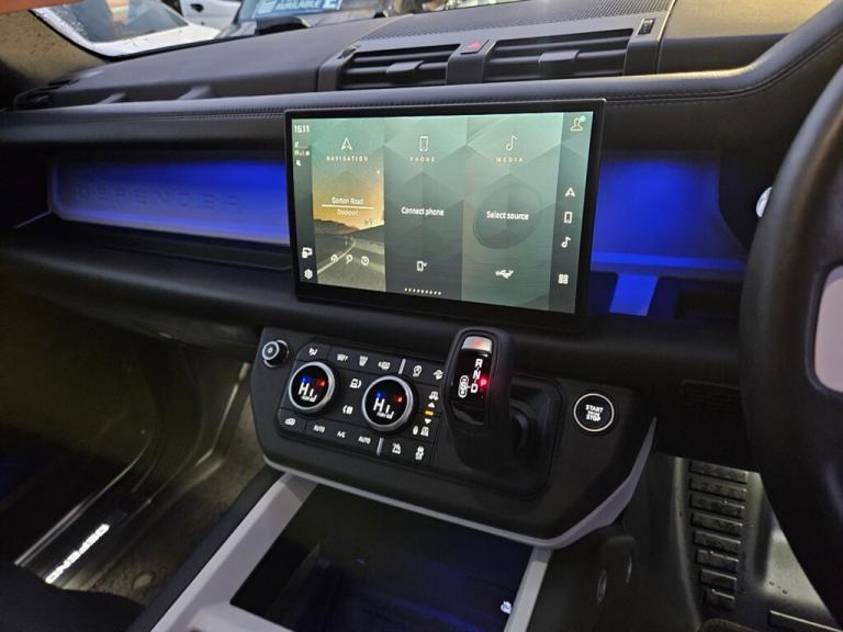 2025 Land Rover Defender 3.0 D250 X-Dynamic HSE 110 5dr Auto ESTATE DIESEL Automatic