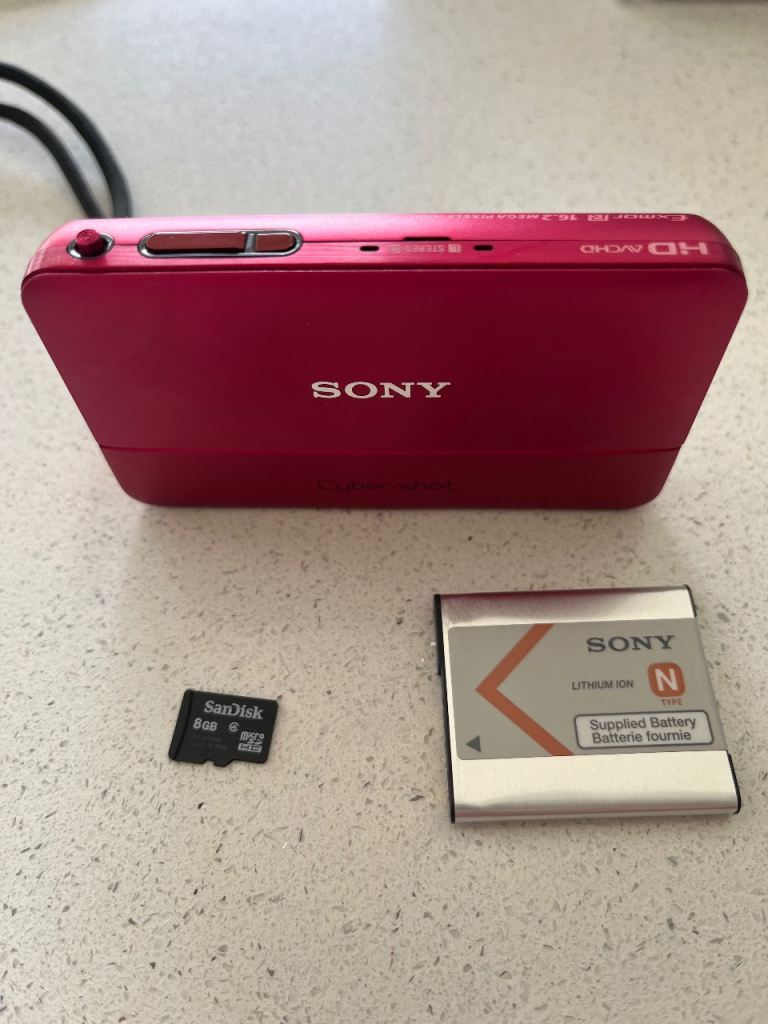 Sony Cybershot with Carl Zeiss Lense