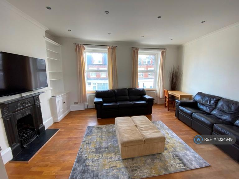2 bedroom flat in Acton Lane, London, W4 (2 bed) (#1324949)