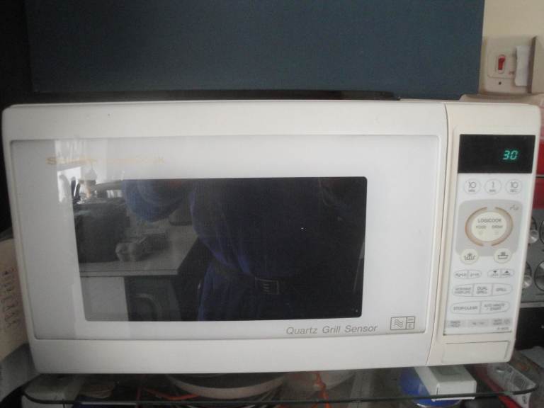 White Sharp Microwave - Well Used - Low Price 