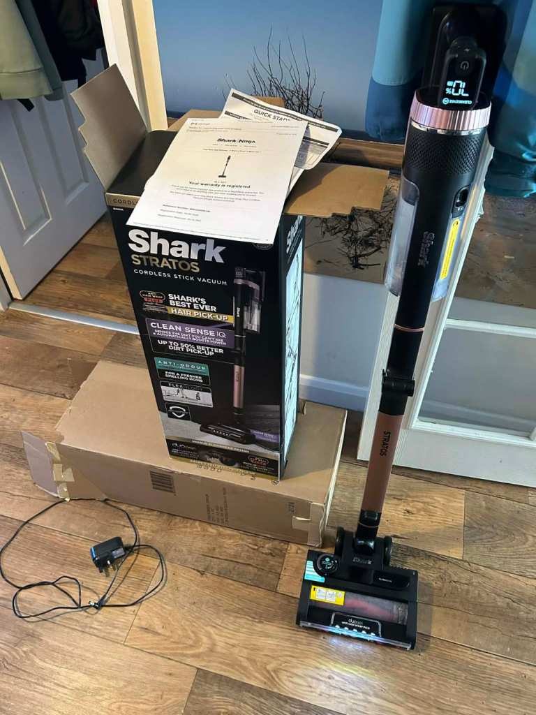 Shark Stratos Anti Hair Wrap Plus Cordless Vacuum [Single Battery] IZ400UK