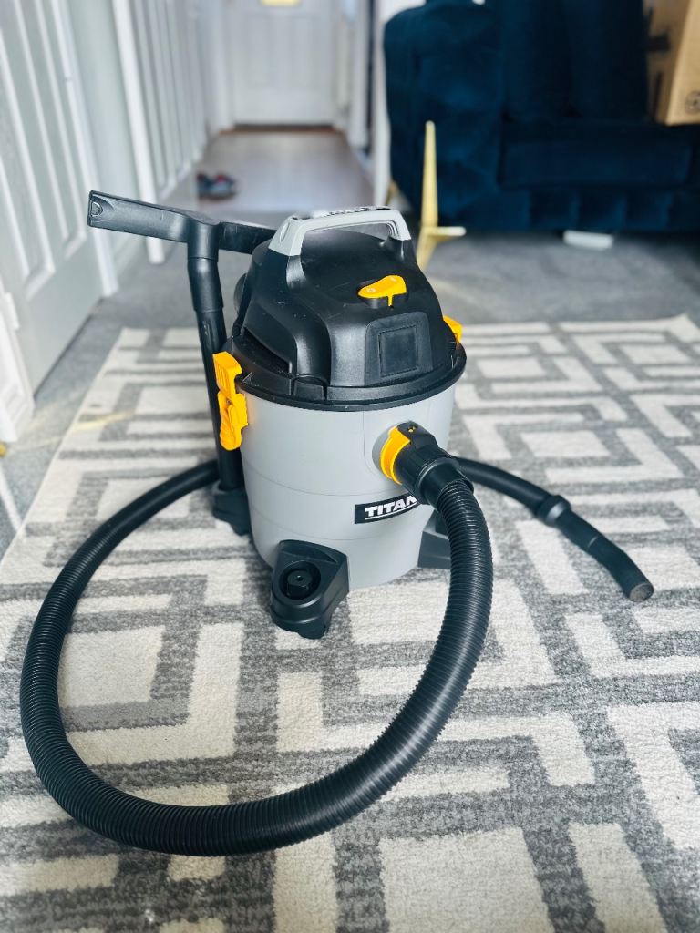 Titan Wet & Dry Vacuum Cleaner – 16 L – Fully Working