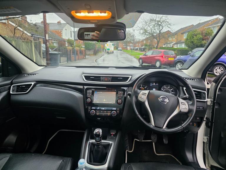 2015 Nissan Qashqai 1.5 dCi Tekna 5dr HATCHBACK Diesel Manual