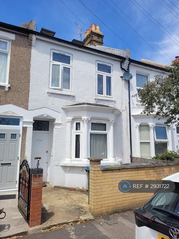 1 bedroom in Napier Road, London, E11 (#2931722)