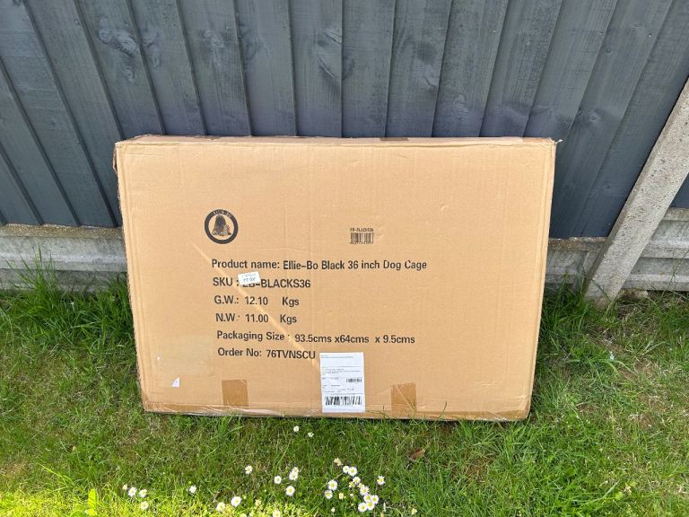 Brand new still in box 36inch black Ellie -bo dog cage 