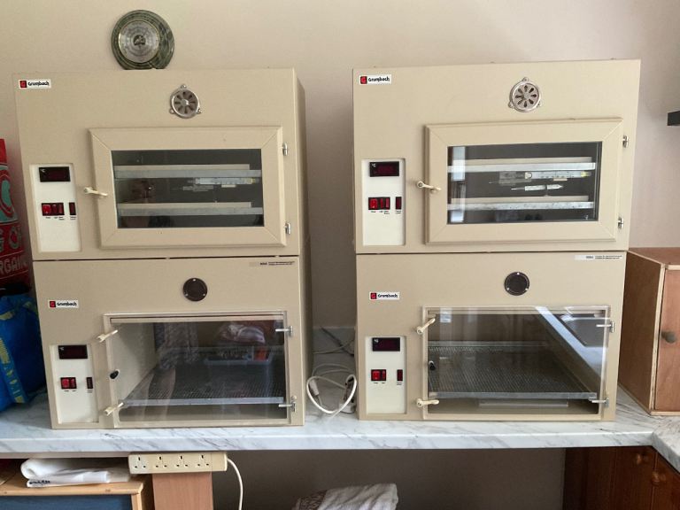 Grumbach 4 incubators not working for spare parts