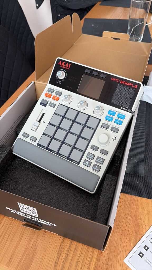 AKAI MPC SAMPLE – As Good As New, Boxed