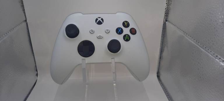 Official Xbox Series X/S Wireless Controller - Robot White