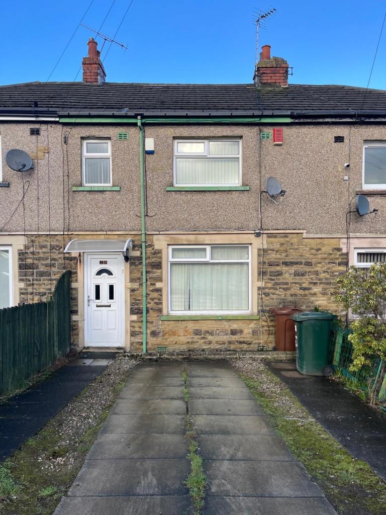 3-Bedroom Terraced House for Rent – BD7 – £925 per Month