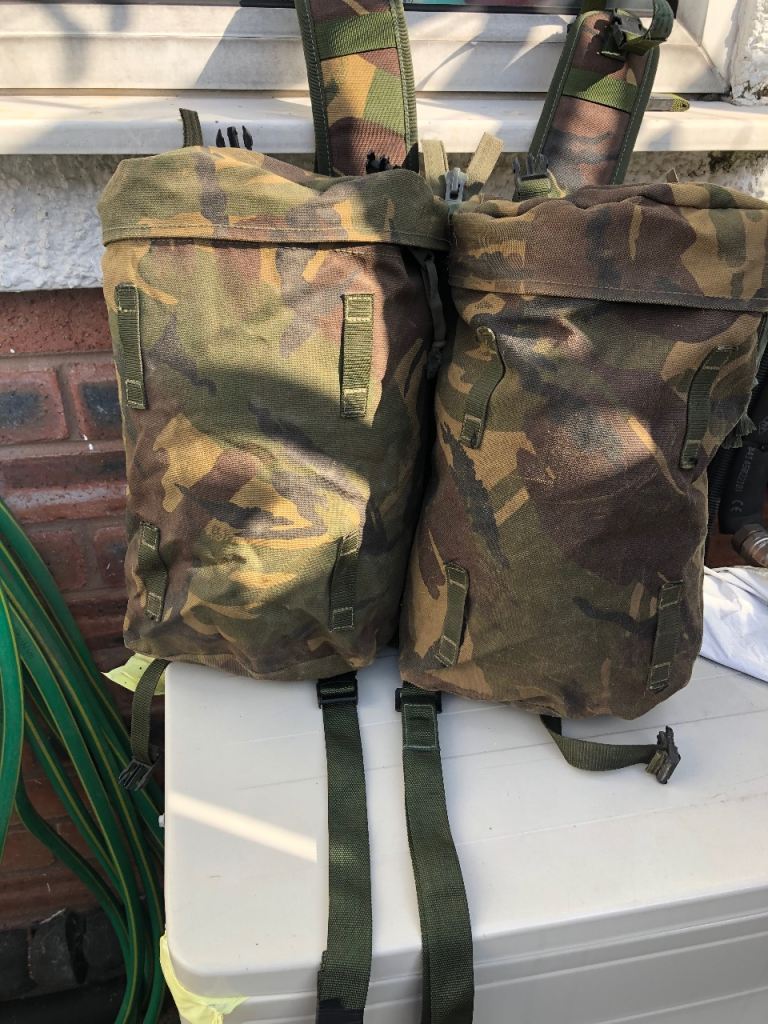 Side pouch with yoke complete unit 