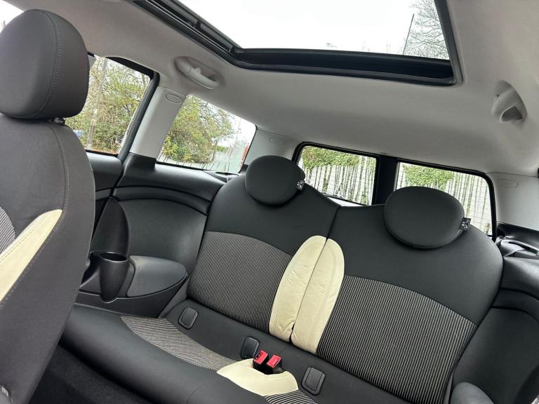 2010 MINI Clubman 1.6 Cooper [122] 5dr Auto ESTATE Petrol Automatic