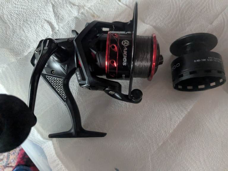 AKIOS spyro gt 5000 fishing reel in lovely condition + spare spool