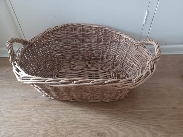 Large Basket / Dog Bed