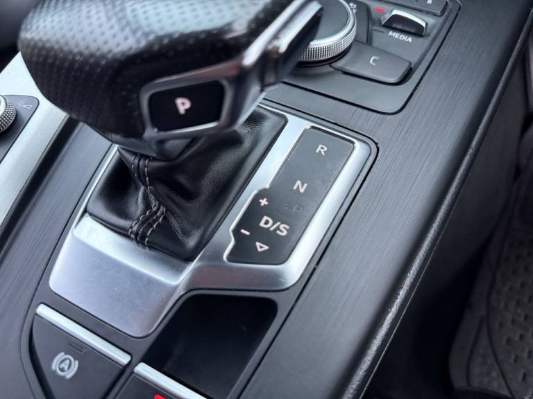 2016 Audi A4 2.0 TFSI S line Saloon 4dr Petrol S Tronic Euro 6 (s/s) (190 ps) Saloon Petrol Autom...