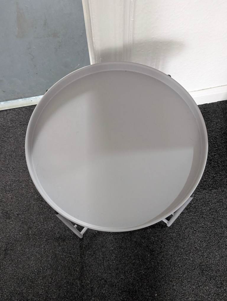 £5 Grey Metal Tray Table – Good Condition