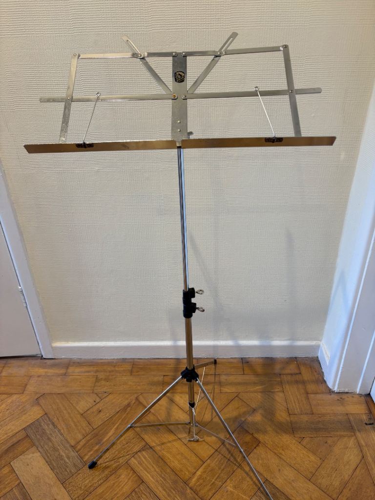 Stentor folding music sheet stand