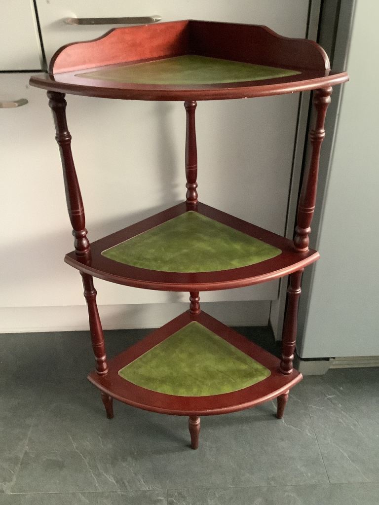 3 tier wooden corner unit. Upcycling ? 