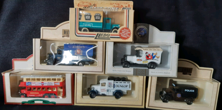 Days gone/LLedo collectable cars x6