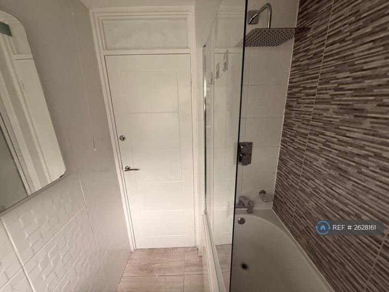 2 bedroom flat in Highbrook Close, Brighton, BN2 (2 bed) (#2628161)