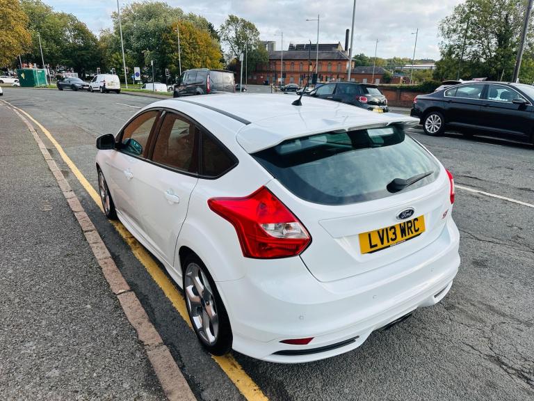 2013 Ford Focus 2.0T EcoBoost ST-2 Euro 5 (s/s) 5dr HATCHBACK Petrol Manual
