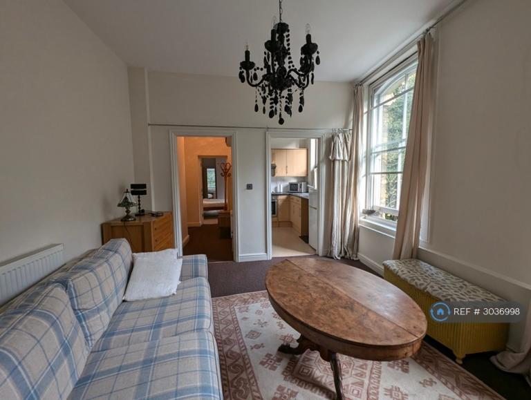 1 bedroom flat in Victoria Park, Dover, CT16 (1 bed) (#3036998)