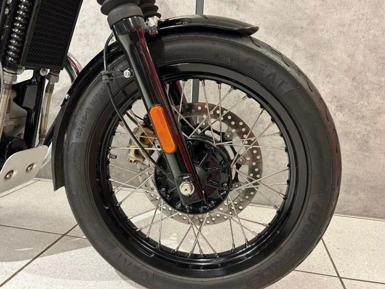 2024 Royal Enfield Interceptor 650 - 1886 miles - 1 OWNER! - STUNNING!