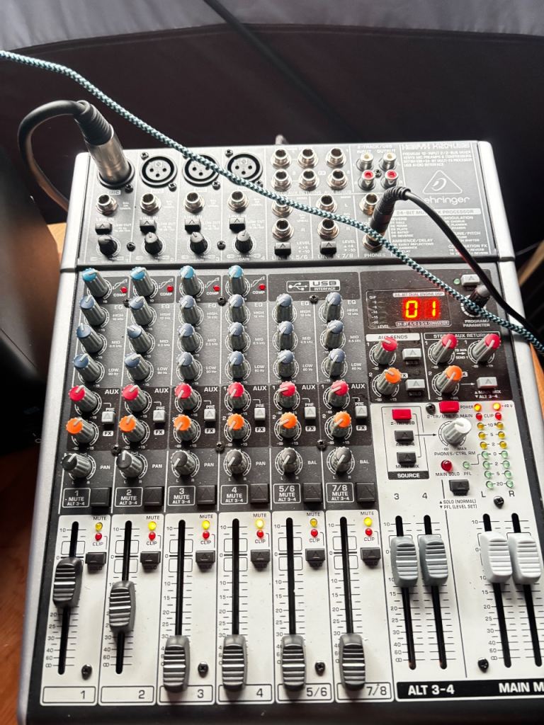 Behringer Xenyx 1204 USB