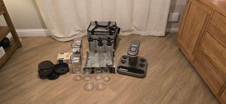 Bartesian cocktail machine with loads of extras