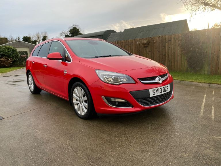 Vauxhall, ASTRA, Estate, 2013, Manual, 1686 (cc), 5 doors