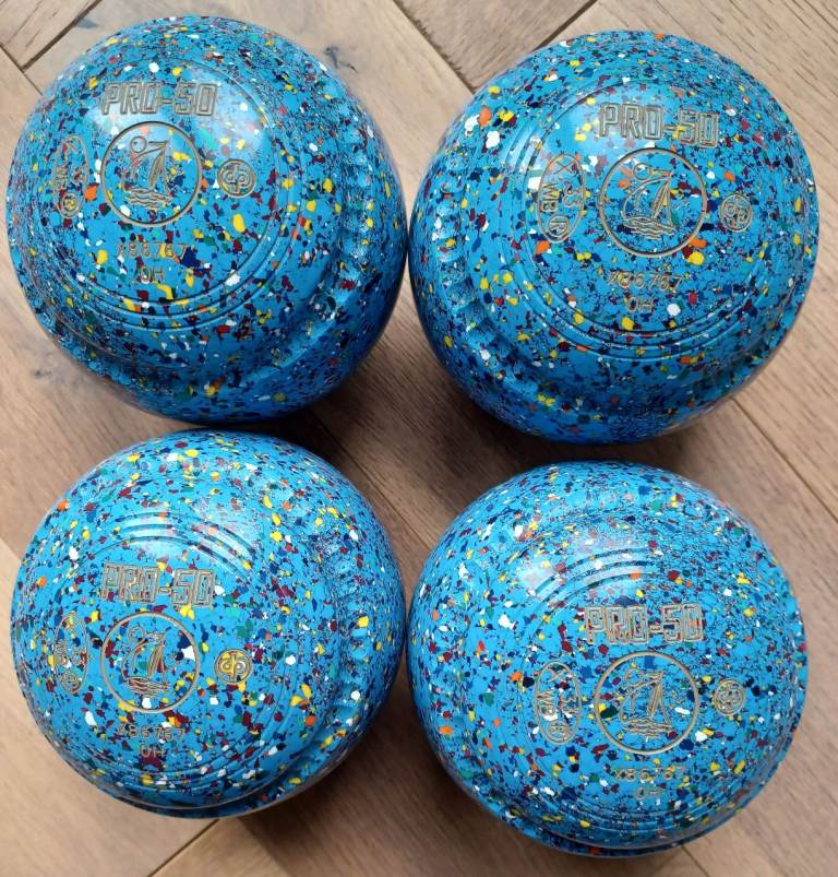 Drakes Pride Pro 50 Bowls. Size 0H. WB 33 Colour Blue Harlequin, superb condition 