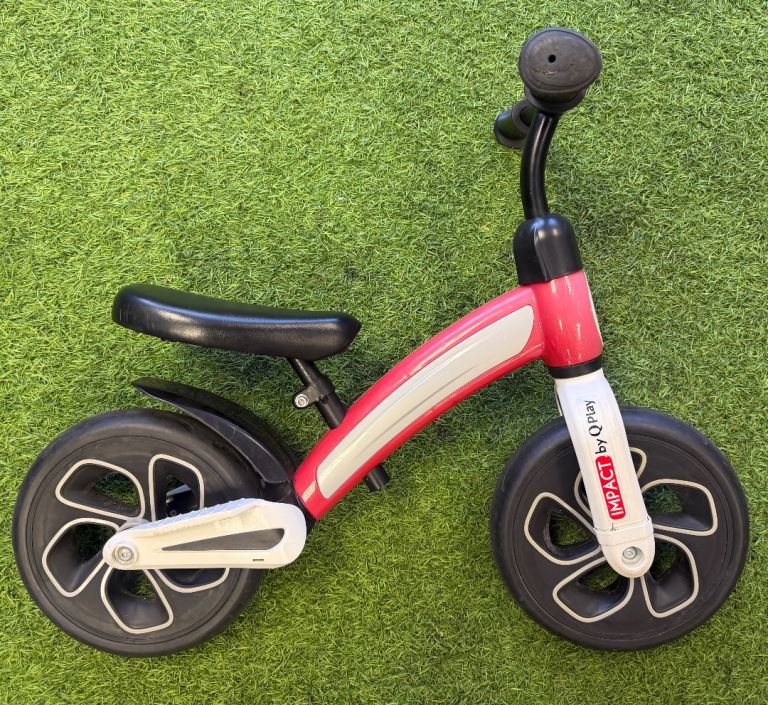 Qplay Impact kids balance bike 10" wheels, age 2/3 up, in very good condition