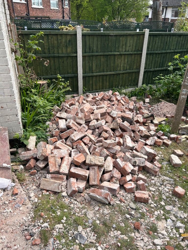 Free Reclaimed Bricks / Hardcore – Collection Only