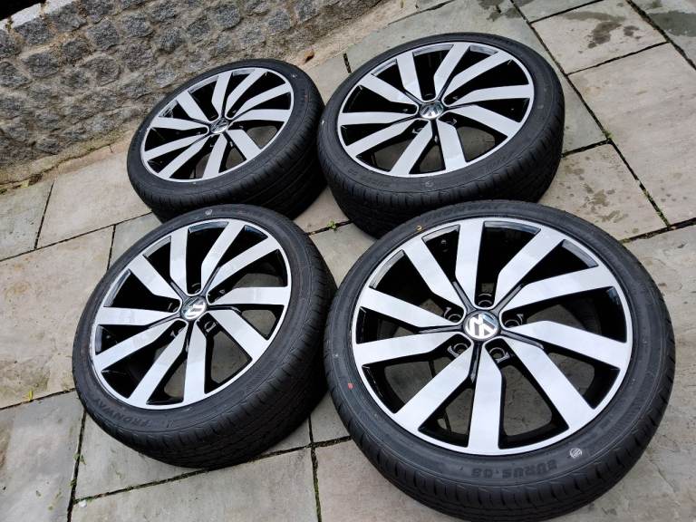 Vw Marseille 18inch alloys 225/40/18 92w xl