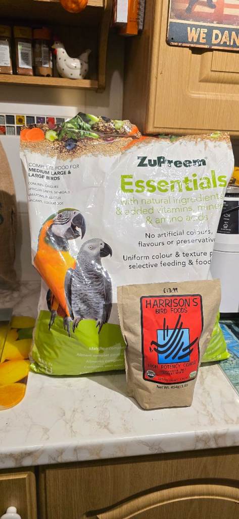 Zupreem natural essentials & harrisons high potency coarse. 