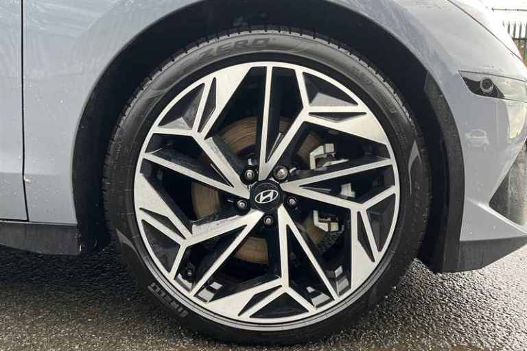 2025 Hyundai IONIQ 6 77.4kWh Ultimate Saloon 4dr Electric Auto (228 ps) Saloon Electric Automatic