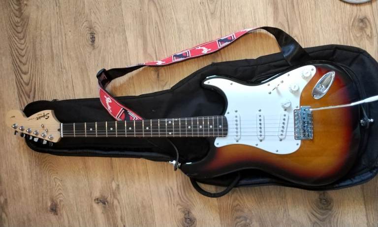 Fender squier strat