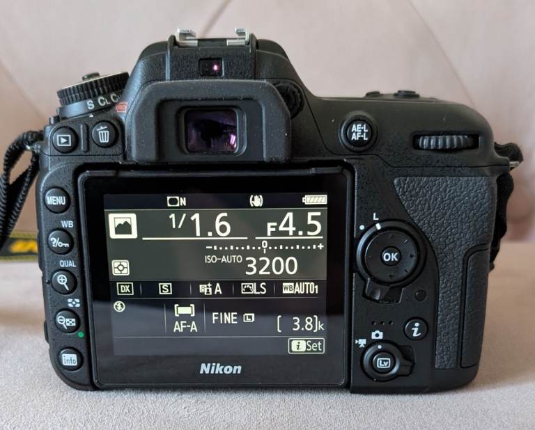 Nikon D7500
