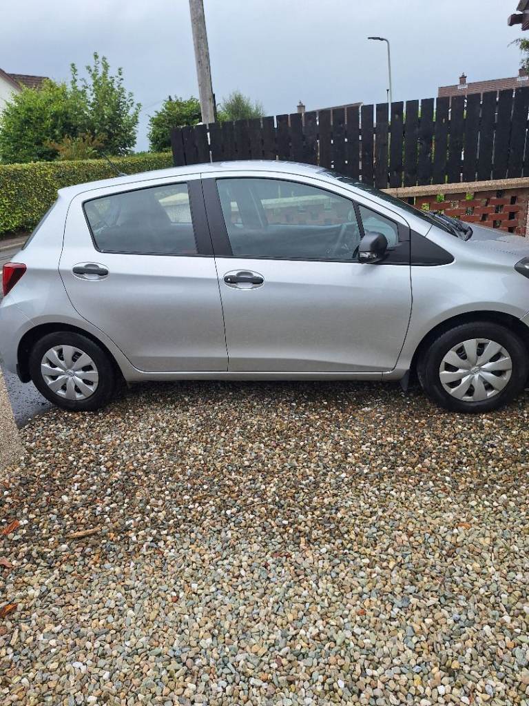 Toyota, YARIS, Hatchback, 2015, Manual, 998 (cc), 5 doors
