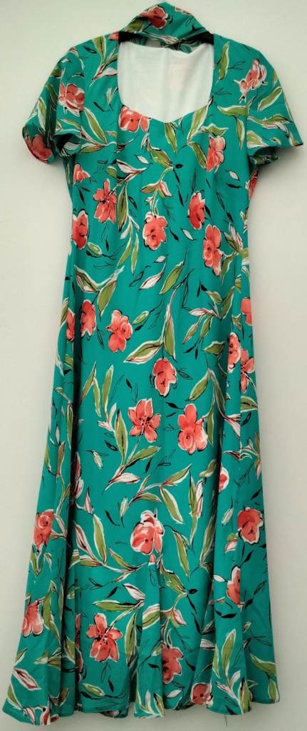Long Green Dress with Coral Floral Pattern. Short Sleeve. Size 12/14