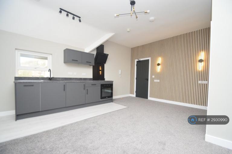 1 bedroom flat in Alma Square, Scarborough, YO11 (1 bed) (#2930990)