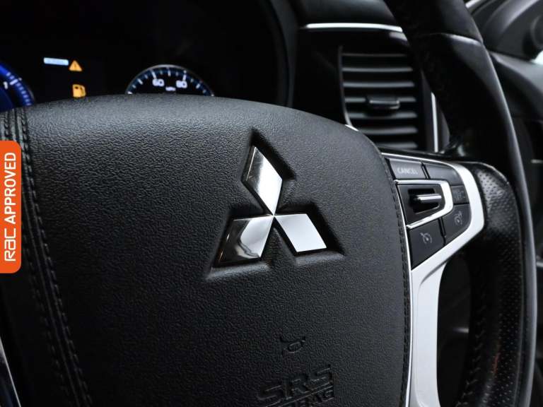 2019 Mitsubishi Outlander 2.4h TwinMotor 13.8kWh Juro SUV 5dr Petrol Plug-in Hybrid CVT 4WD Euro ...