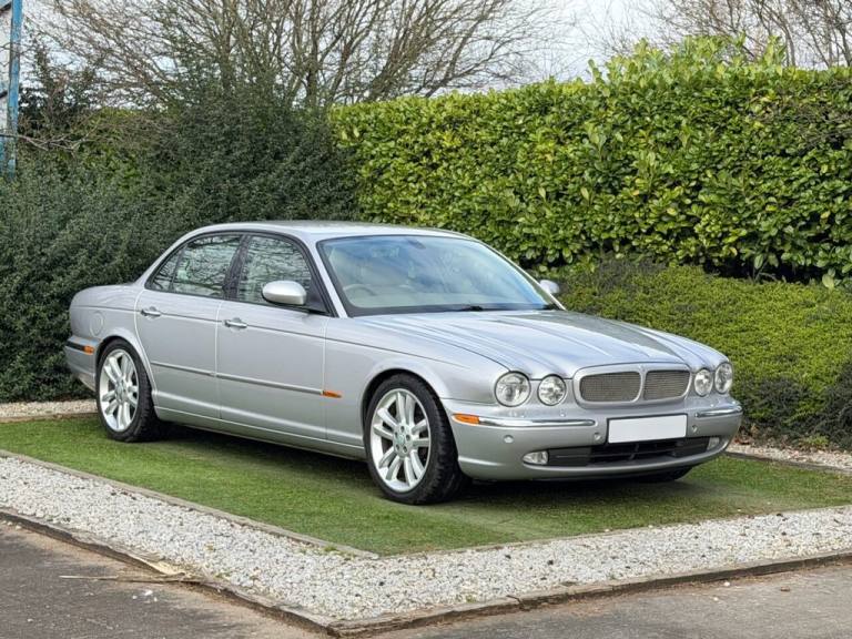 2004 Jaguar XJ 4.2 V8 XJR Supercharged 4dr Auto SALOON PETROL Automatic
