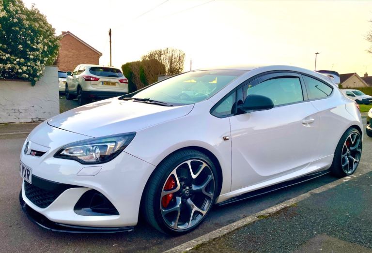 Absolutely Stunning Vauxhall GTC VXR