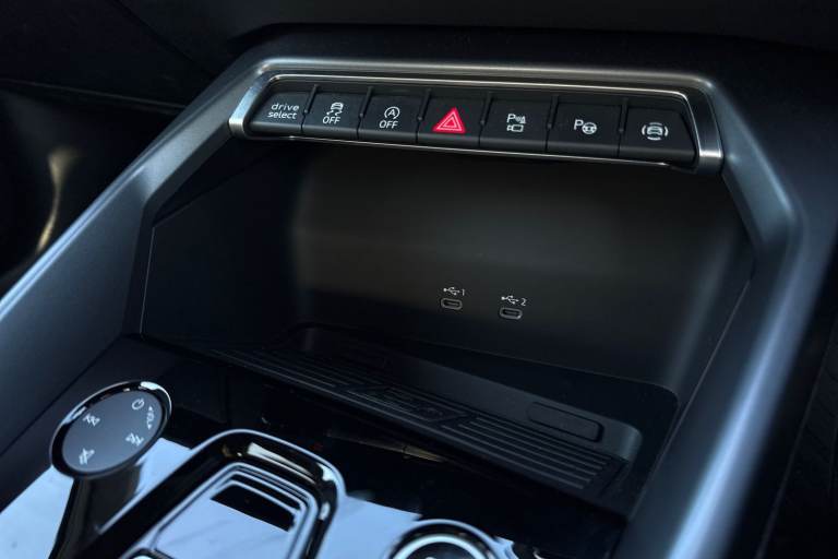 2025 Audi A3 Black Edition 35 TFSI  150 PS S tronic SUV PETROL Automatic