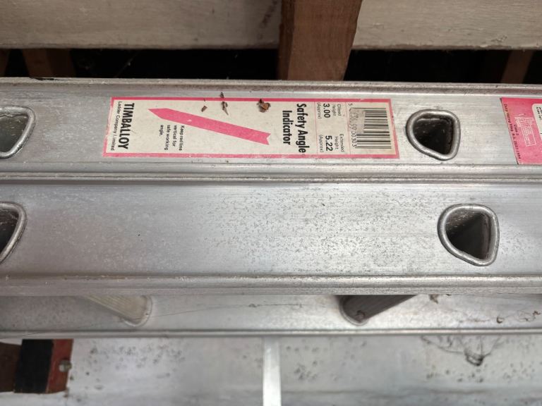 TIMBALLOY Aluminium Extension Ladder – Good Condition