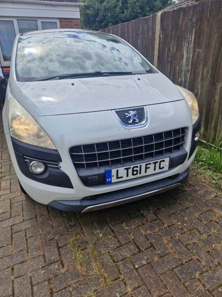 Peugeot, 3008, Hatchback, 2012, Manual, 1560 (cc), 5 doors