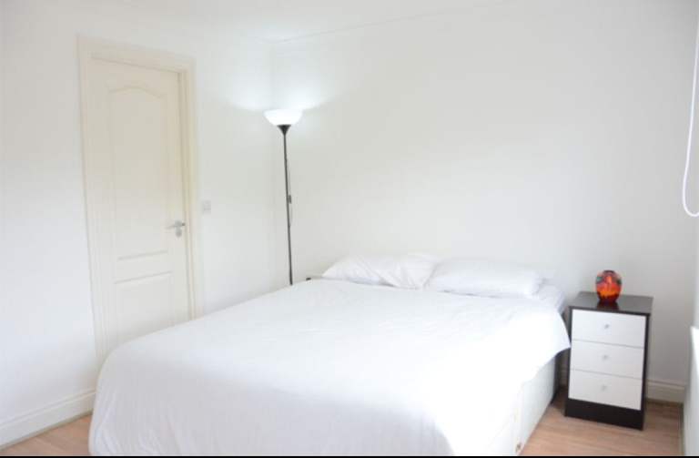 Modern Ensuite Double Bedroom in Bournemouth BH11